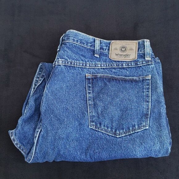 EUC Wrangler Jeans Sz 44" x 32" - Picture 2 of 9